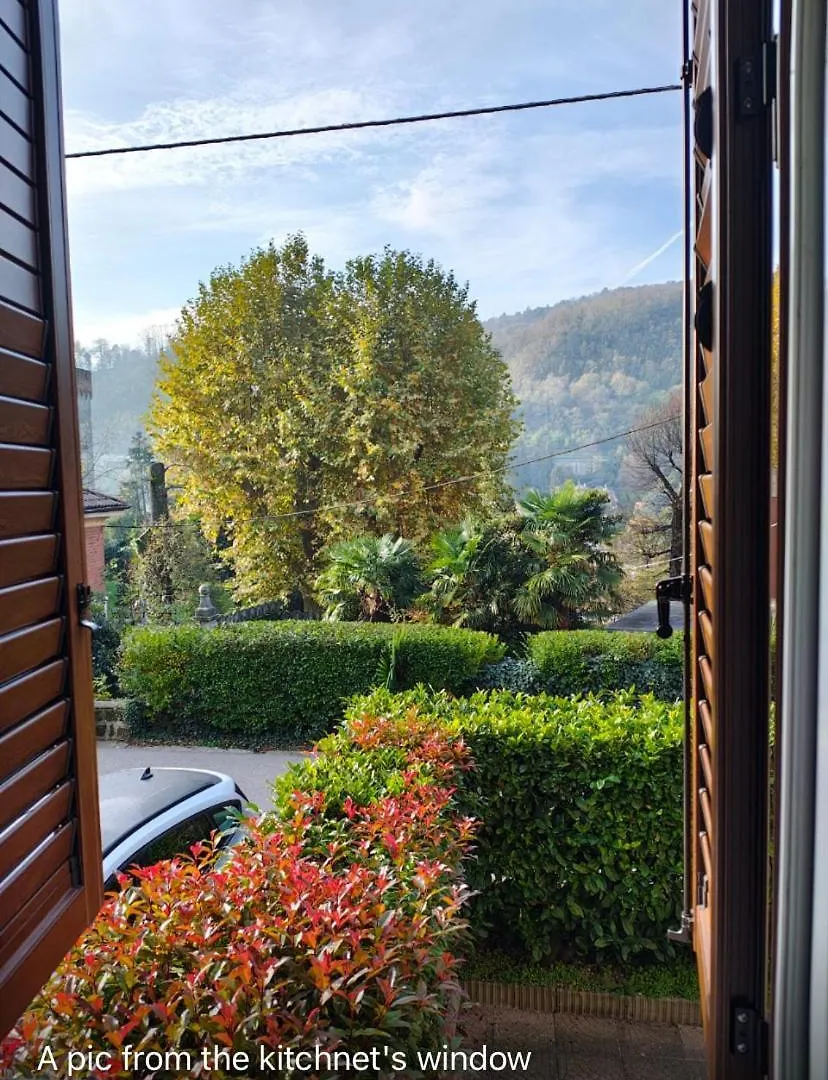 Lora Como Apartment, Free Private Parking Italia