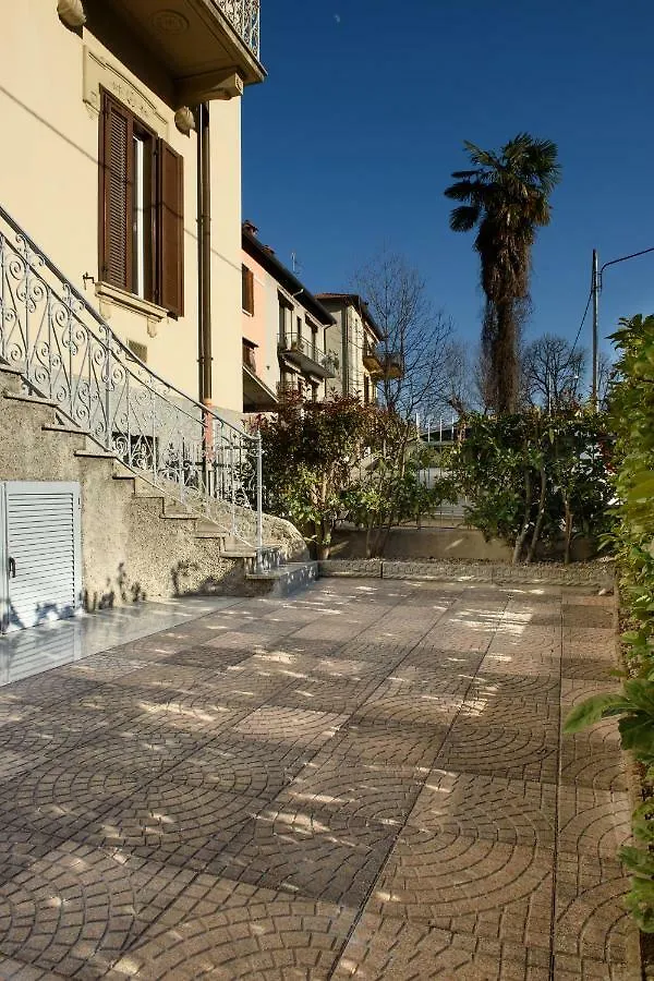 Lora Como Apartment, Free Private Parking 0*,