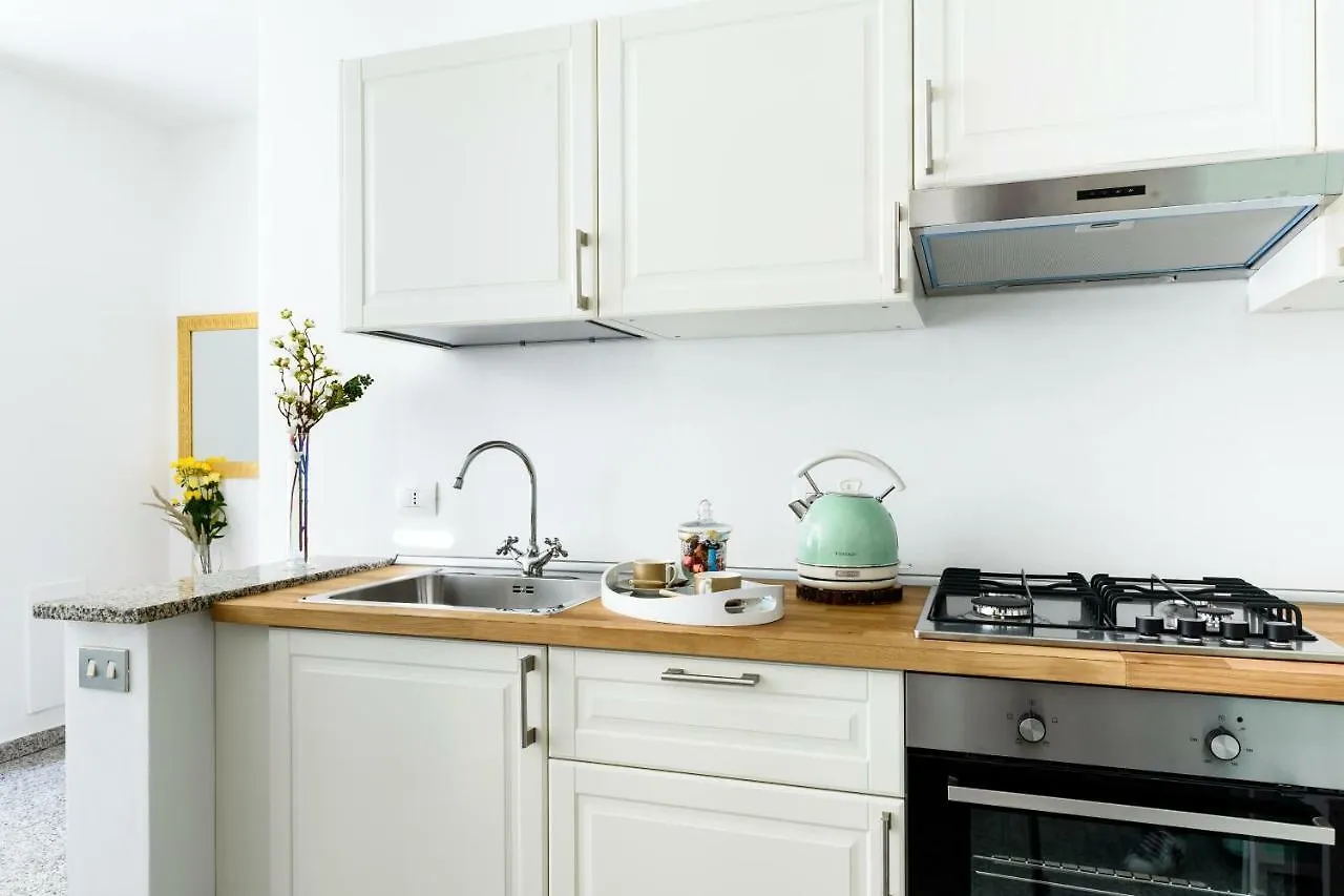 Lora Como Apartment, Free Private Parking