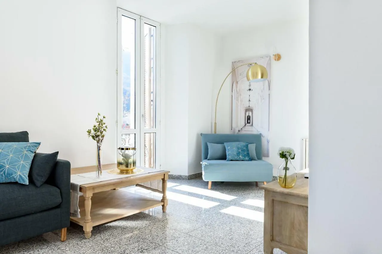 Lora Como Apartment, Free Private Parking Italia